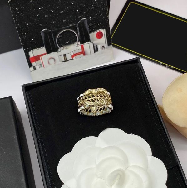 Çar Halka Tasarımcı Yüzük Lüks Marka Harfleri Yüzükler Spinelli Ring Altın Kaplama Pirinç Bakır Açık Bant Yüzükleri Moda Kristal Yüzük Kadınlar için Düğün Takı Yüzüğü 811