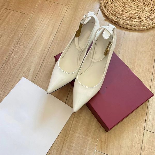 Marka Sandal Perçinler Düğün Ayakkabı 2023 Yaz Kadın Yüksek Topuklu 6cm 8cm 10cm Çıplak Siyah Moda Ayak Bileği Kayışları Seksi Elbise Ayakkabı Kırmızı 35-44 03