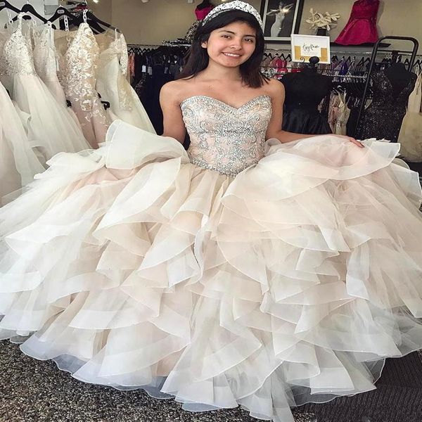 2021 Vintage Elegent Champagne Quinceanera Kleider Ballkleid Schatz Kristall Perlen Organza Rüschen Tiered Ärmellos Plus Größe F234U