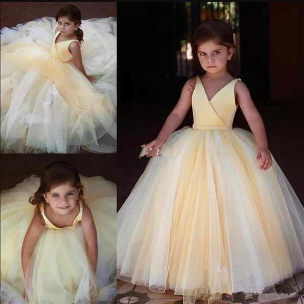 Neue Ankunft Prinzessin Gelb Ballkleid Kleine Mädchen Festzug Kleider V-ausschnitt Bodenlangen Puffy Blumenmädchen Kleid Kind Geburtstag Part306B