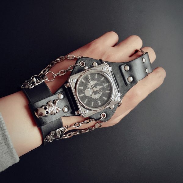 Heiße Neue Männer Punk Schädel Schwarz Leder Armband Armbanduhren mit 50mm Breite Band Große Zifferblatt Uhr Stunden für männer Relogio Masculino