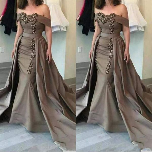 2020 Elegante taglie forti Abiti per la madre della sposa con spalle scoperte Appliques di pizzo a sirena Perline con gonne lunghe Festa formale Eve201h