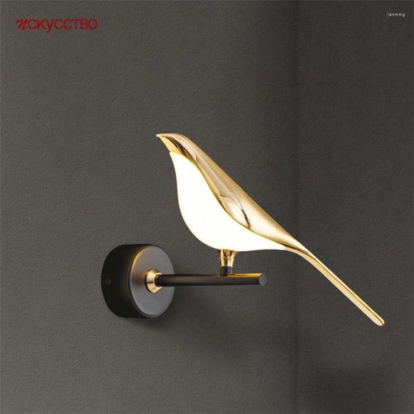 Lampada da parete Luxury Home Deco Gold Bird Led per sala da pranzo El Corridor Scale Designer Art Metal Sconce Apparecchio di illuminazione per interni