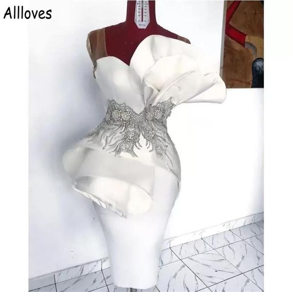 Vestidos de Coquetel Alças Brancas Transparentes Modestas Ruched Cetim Altura do Joelho Vestidos de Festa Curto Baile de Formatura Lantejoulas Apliques Frisados Árabe Forma252F