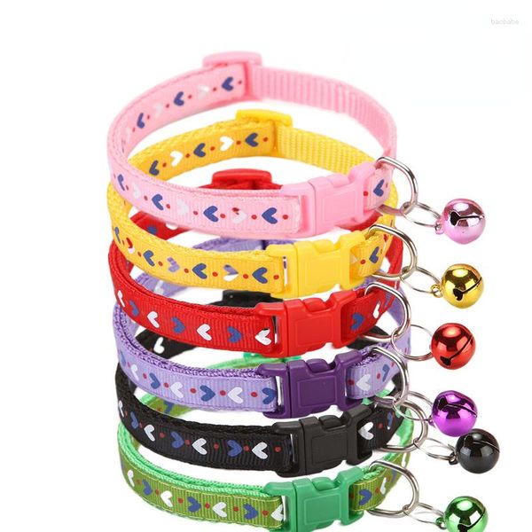 Collari per cani Accessori per animali domestici di moda per cani di piccola taglia Collare per imbracatura Modello colorato Cuore Campana regolabile Giocattoli per cuccioli di gatto