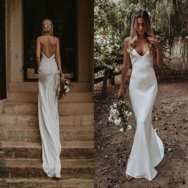 Vestidos de Noiva de Seda de Praia de Design Simples Sexy Spaghetti Backless Comprimento Total Bohemian Country Vestido de Verão Vestido de Noiva Robe233U