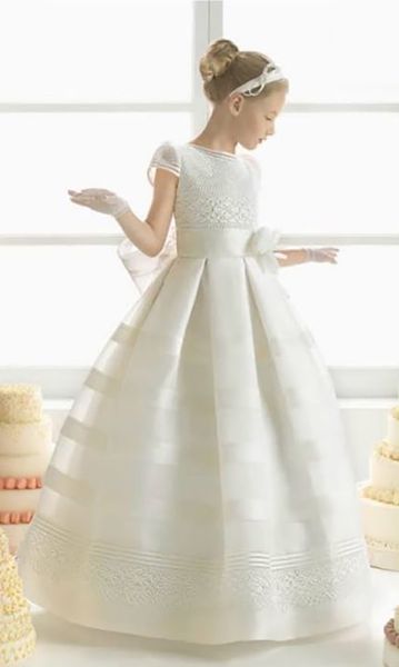 153 Linda Saia Marfim Infantil Vestidos de Florista/Vestidos de Aniversário Decote O Natural Linha A Comprimento até o Chão Fosco Cetim/Renda Frete Grátis