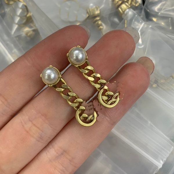 Designer Pearl Crystal Orecchini Gold Charm Ored Studs for Woman Diamond Earring Brass Fashion Gioielli Supprolla Christmas Birthday Party Gift CGE8