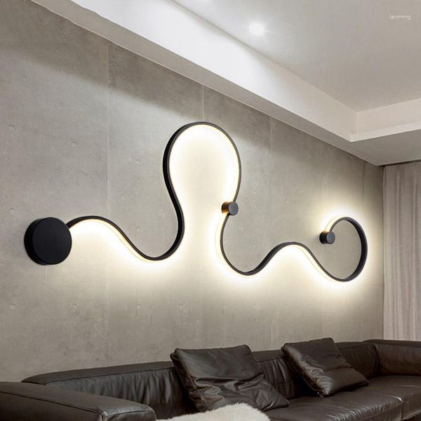 Lampada da parete Semplice in alluminio a forma di serpente Camera da letto creativa Soggiorno Sfondo Corridoio Comodino Decorazione LED