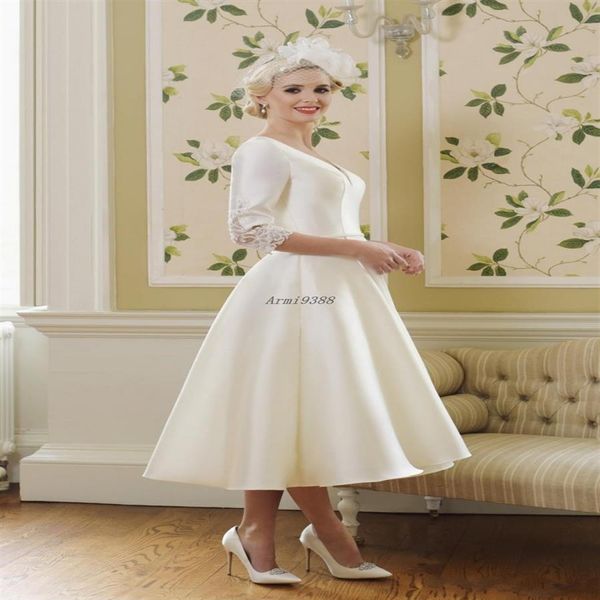 2020 Abiti da sposa corti da giardino Lunghezza tè Raso con scollo a V Pizzo indietro Abiti da sposa con 3/4 maniche lunghe Matrimonio vintage anni '60 anni '50 G2619