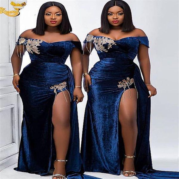 2021 Plus Size Arabo Aso Ebi Royal Blue Velvet Prom Dresses Cristalli High Split Sera sexy Festa formale Secondo ricevimento Brides296Y