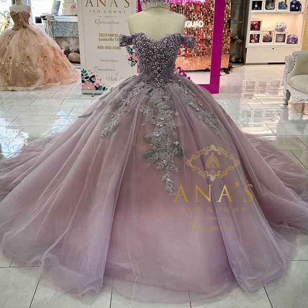 Helllila perlenbesetztes Ballkleid Quinceanera-Kleider Schatz-Pailletten-Abschlussball-Kleider Appliziertes 3D-Blumen-Schlepp-Tüll-Sweet-15-Kleid