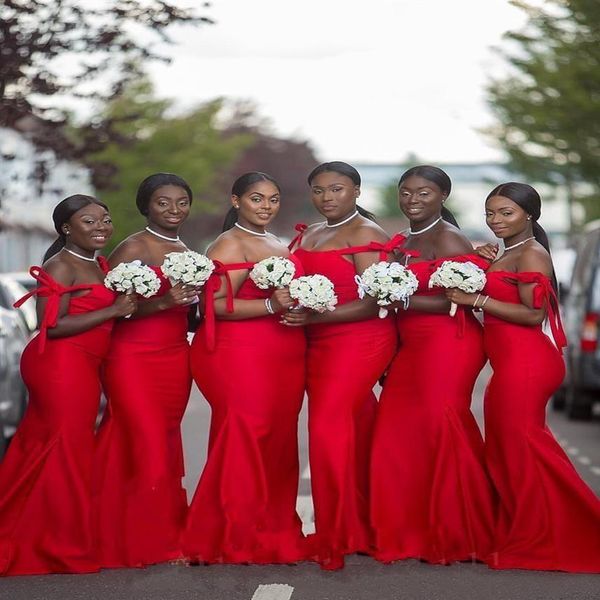 Vestidos de dama de honra vermelho africano preto menina sereia sexy fora do ombro sem mangas até o chão vestido de cetim plus size para casamento 219i