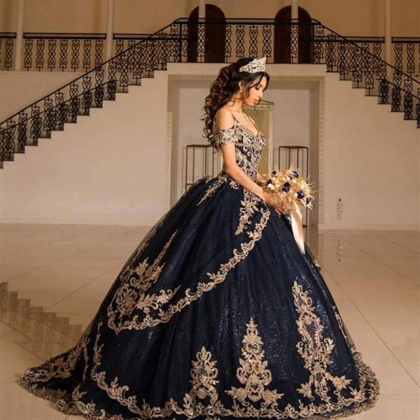 2021 Сексуальные темно -синие синие блокновые платья Quinceanera Ball Gown от плеча Золотая вышива