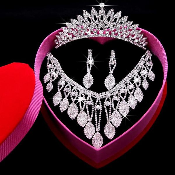 Conjuntos de joias de noiva com flores de strass 2019 brincos de coroa decote 3 peças tiaras para casamento acessórios de cabelo nupcial J192Z