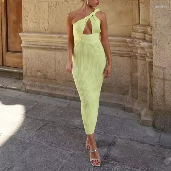 Abiti casual Verde Sexy Long Womens 2023 Summer Ladies Party Elegante Abbastanza alla moda In asimmetrico Una spalla tagliata Chic