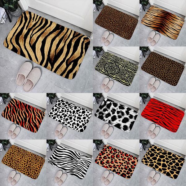 Halılar Le Zebra Tiger Çizgili Desen Mutfak Banyosu Giriş Kapısı Mat Coral Velvet Halı Kapattı Yatak Odası Anti-Slip Yumuşak Ev Dekor