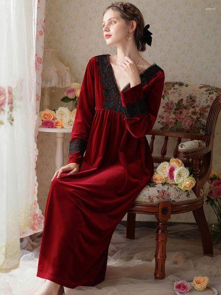 Pijamas femininos francês elegante robe de veludo decote em V sem costas longo vestido de noite pleuche veludo princesa camisolas vintage camisolas