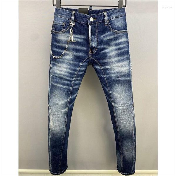 Jeans masculino Calças de tecido jeans modernas e casuais finas Motociclista High Street Hole Tinta spray A602