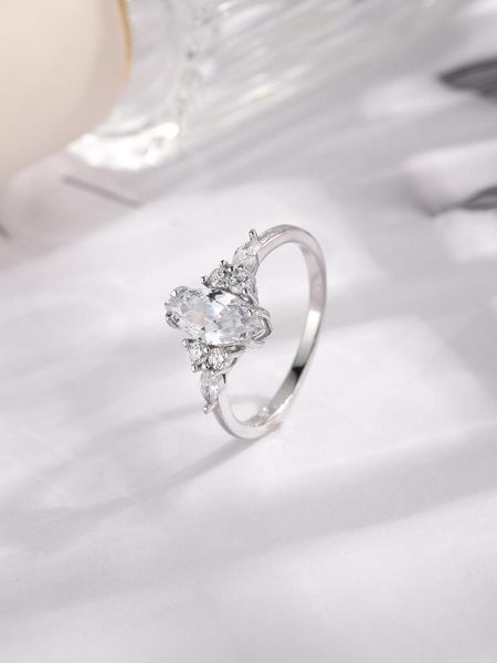 Cluster Rings 2023 Elegante S925 Prata Esterlina Europeu e Americano Simples Diamante Cavalo Olho Anel Design Pequeno Feminino