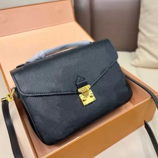 2023 Luxurys Designers bag Embossing flower pochette Women Handbag Messenger Bags Genuine Leather METIS Elegant Womens Shoulder Crossbody Bag