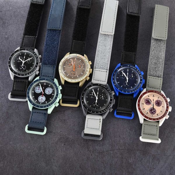 Lüks Designer Saat Güneş Sistemi Plastik Planet Watch Erkekler Saatler Tam Fonksiyonu Quarz Kronograf 42mm Naylon İzle Kutu Yok