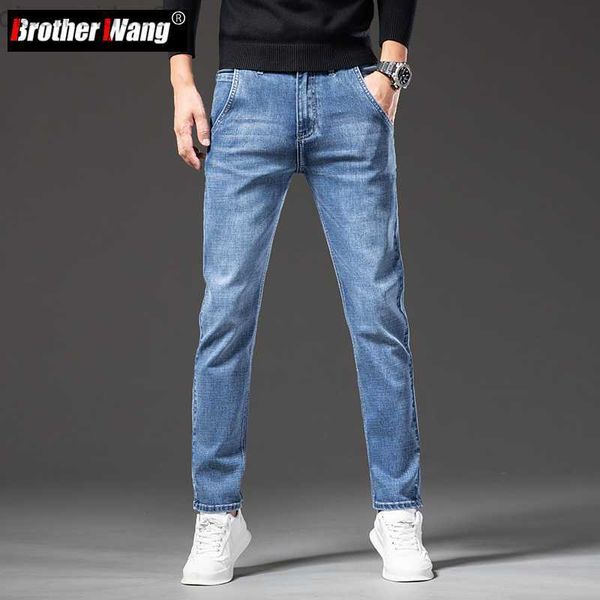 Jeans masculino 2023 primavera novo masculino azul jeans de ajuste regular tecido elástico inteligente casual calças jeans anti-roubo design de zíper marca masculina L230724
