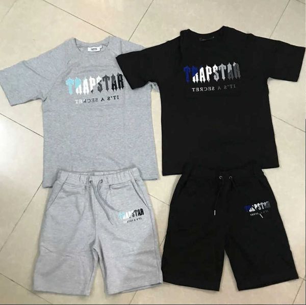 Conjunto de camisetas Trapstar de alta qualidade 2023 vermelho azul branco manga curta masculino feminino roupa de verão shorts terno movimento atual 548ess