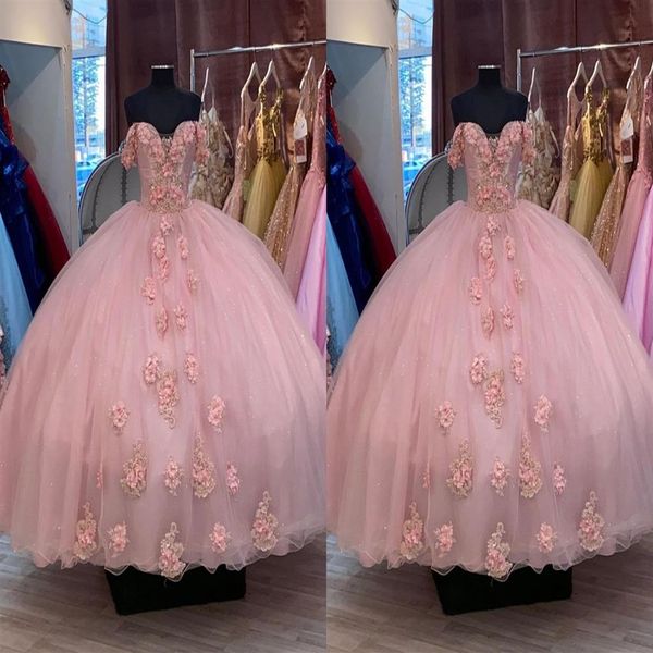 Romântico empoeirado rosa 3D flores barato vestido de baile quinceanera vestidos de baile fora do ombro apliques frisados doce 15 baile de máscaras eveni271s