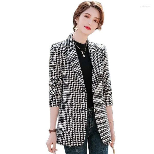 Frauen Anzüge Frühling Und Herbst Anzug Mantel 2023 Plaid Kurze Checker Jacke Temperament Langarm Top Mutter Tragen Blazer 5XL