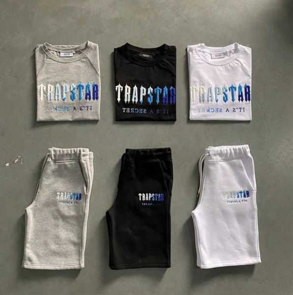 Conjunto de camiseta masculina Trapstar com letras bordadas e shorts de pelúcia manga curta Motion current 548ess