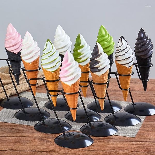 Flores decorativas 21CM Simulado DIY Plástico Leve Cone de Sorvete Falso Modelo Realista Seguro Forma Pograph Adereços Comida Brinquedos Infantis Lótus