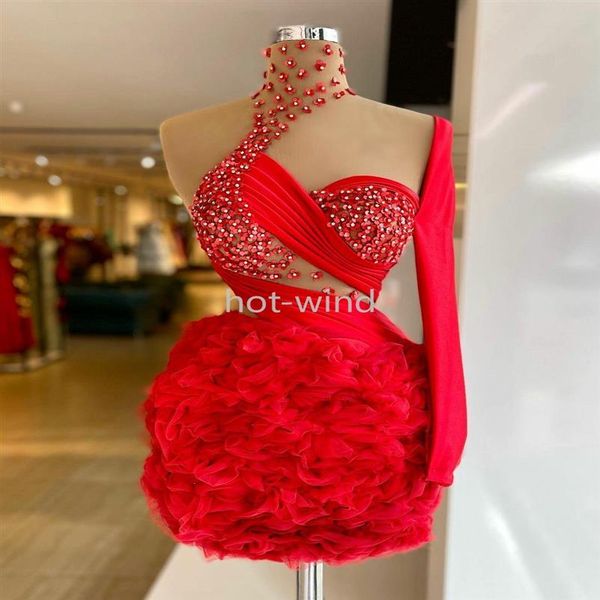 Novos vestidos de coquetel mini sereia vermelho com miçangas transparentes, gola alta, um ombro, manga comprida, apliques de renda, árabe, vestido de baile Go305z
