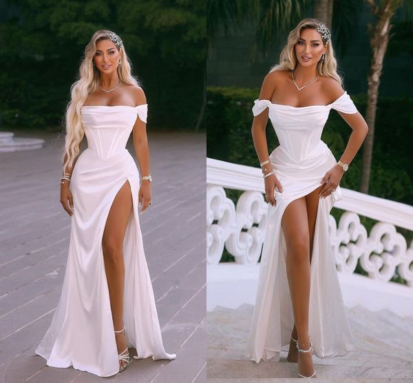 Elegante Simples Praia Vestidos de Noiva Sereia Tamanho Grande Sem Costas Lado Alto Dividido Pregas Drapeado Cetim Cetim Vestido de Recepção Vestidos de Noiva Boêmios