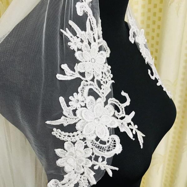 Veli da sposa arrivo 80 cm uno strato matrimonio pizzo stereoscopico design corto punta singola lunghezza fiore 3D con pettine velo