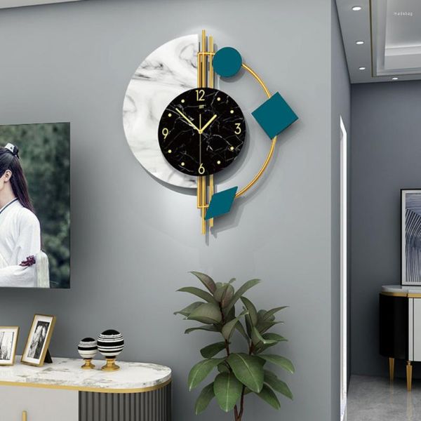Relógios de parede Luz Luxo Sala de Estar Casa Personalidade Decoração Criativo Moderno Simples Quarto Silêncio Quartzo Pendurar Um Relógio