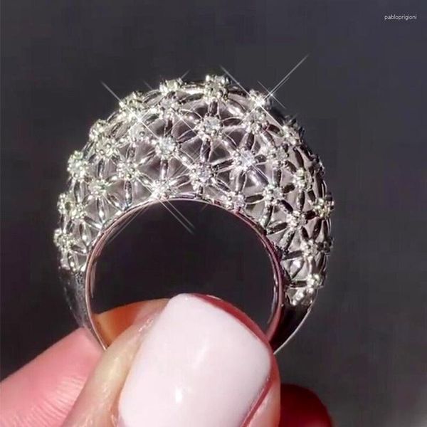 Fedi nuziali Huitan Shinning Splendido anello per la festa Noble Lady Graceful Bright Zirconia Finger Accessori Anniversario
