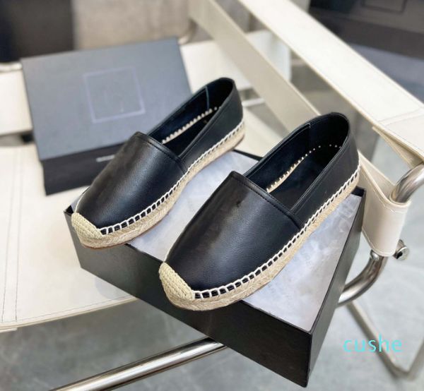 2023 Schuhe Sommer Sandale PraktischeFamilie Weißkragen Kollokation Designer Flache Leder Hausschuhe Damen Sandalen