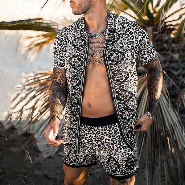 Erkeklerin Trailtsuits Erkek Leopard Baskı Hawaii Setleri Yaz Kısa Kollu Düğme Gömlek Plajı Şort Sokak Giyim Sıradan Erkek Takım 2 Parça 230724