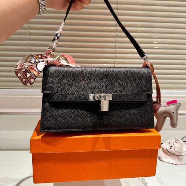 Moda omuz çantası tasarımcı torbası deri çapraz bag lüks crossbody çanta gündelik mini baget çanta ipek fular banliyö koltuklu torba büyük kapasite çanta