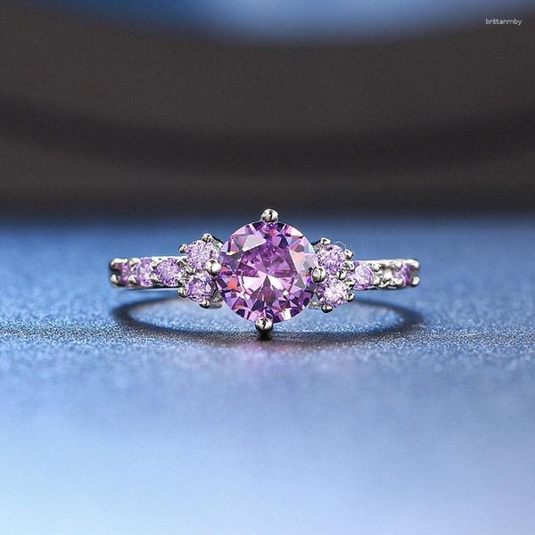 Fedi nuziali Viola Crystal Trend 2023 Per le donne Zircone Argento Colore Promessa Anello Accessori Gioielli regalo Bidal all'ingrosso R492