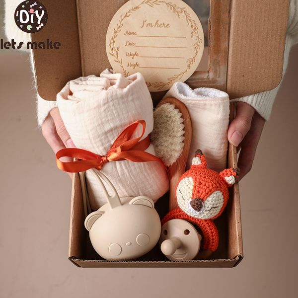 Geschenksets 1 Set Babyprodukte Badetücher Baumwolldecken Bürste Geschenke Kinderspielzeug gehäkelte Tiermäuse Silikon gepolsterte Aufbewahrungsbox 230720