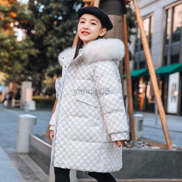 Вниз пальто 2023 Fashion New Children's Down Jacket. Теплая толстая зимняя одежда для девочек с девушками с капюшоном розовая водонепроницаемая утка вниз HKD230725