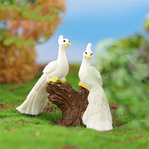 Objetos decorativos Estatuetas Acessórios de paisagem em miniatura branca Linda resina Pavão Ornamento Estátua Decoração de casa resistente 230725