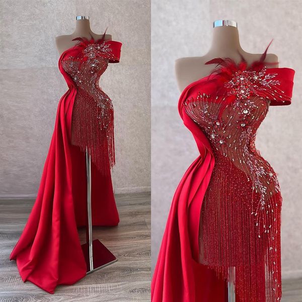 Os clientes compram frequentemente Vestido de Baile A Line Vestidos de Noite Vermelho Um Ombro Lantejoulas Até o Chão Tule Com Contas de Flor 3D de Penas 290K