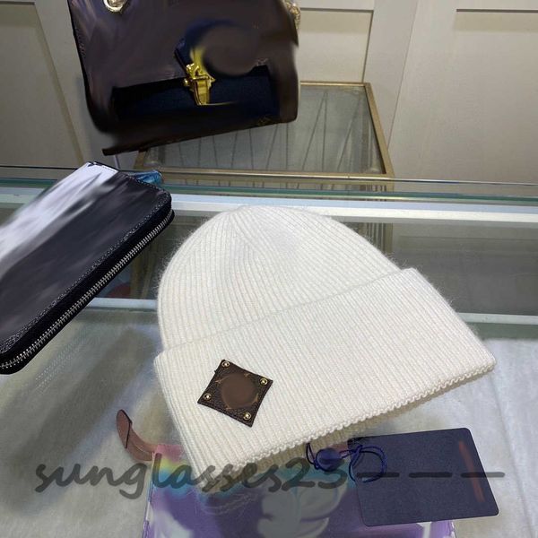 Luxuriöse Designer-Kaschmirmütze, gestrickte Wollmütze aus Wolle, weich und bequem, modisch lässig, unverzichtbare Haarmütze für Herbst und Winter 209062