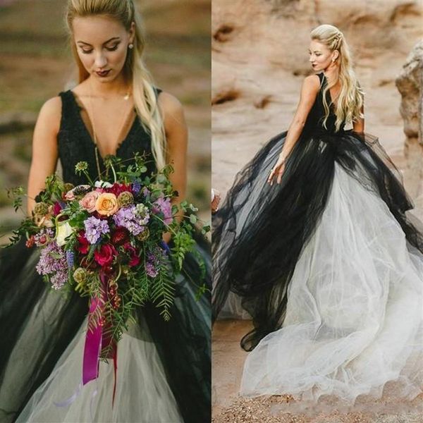 2019 Abito da sposa vintage in bianco e nero Gotico scollo a V profondo senza maniche Top in pizzo Gonna in tulle Abiti da sposa da spiaggia Spose senza schienale W314k