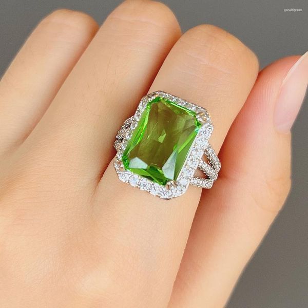 Alyans Caoshi Parlak Yeşil Kristal Parmak Yüzük Kadınlar İçin Lüks Mizaç Aksesuarları Yıldönümü Partisi Şık Kadın Mücevherleri