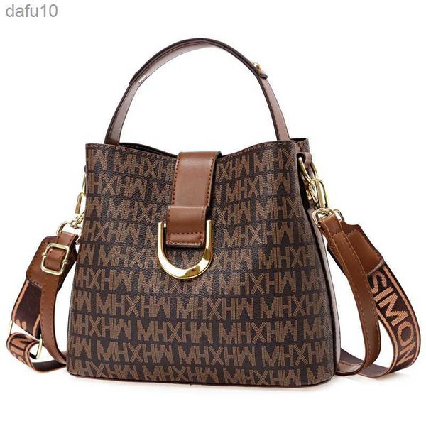 2023 Nova Qualidade Bolsas Femininas de Couro PU Carta Moda Moda Moda Designer de Marca Bolsa de Ombro Feminina Alça Larga Bolsa Urbana L230704