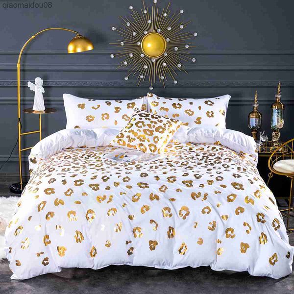 Conjunto de roupa de cama branco luxo europeu bordado em ouro real 3D capa de edredom lençol de cama de casal casal queen size colcha L230704